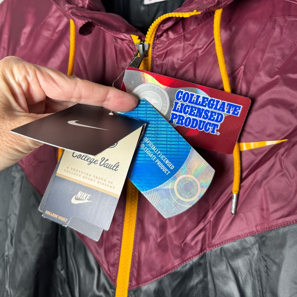 NWT Nike Minnesota Golden Gophers Windbreaker Jacket 2XL NCAA Team Summer - Picture 3 of 16
